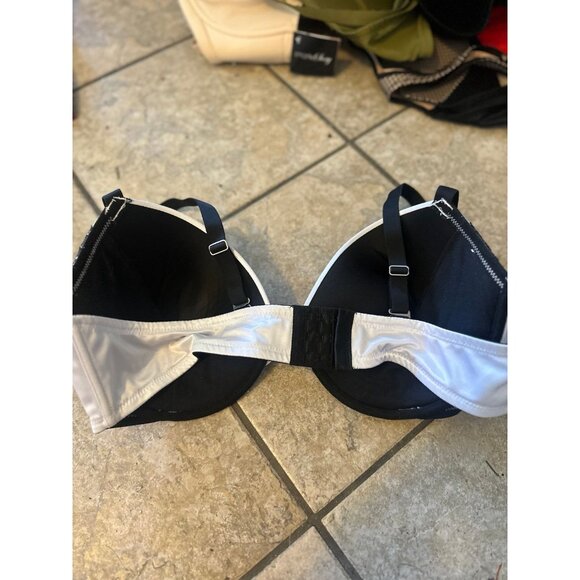 Frederick’s of Hollywood Black & White Satin Lace Bra – Size 40D - Picture 3 of 4